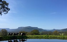 Minimbah Farm Cottages-Family Farmstay- Choose From 2 & 3 Bedroom Cottages And 6 Bedroom House