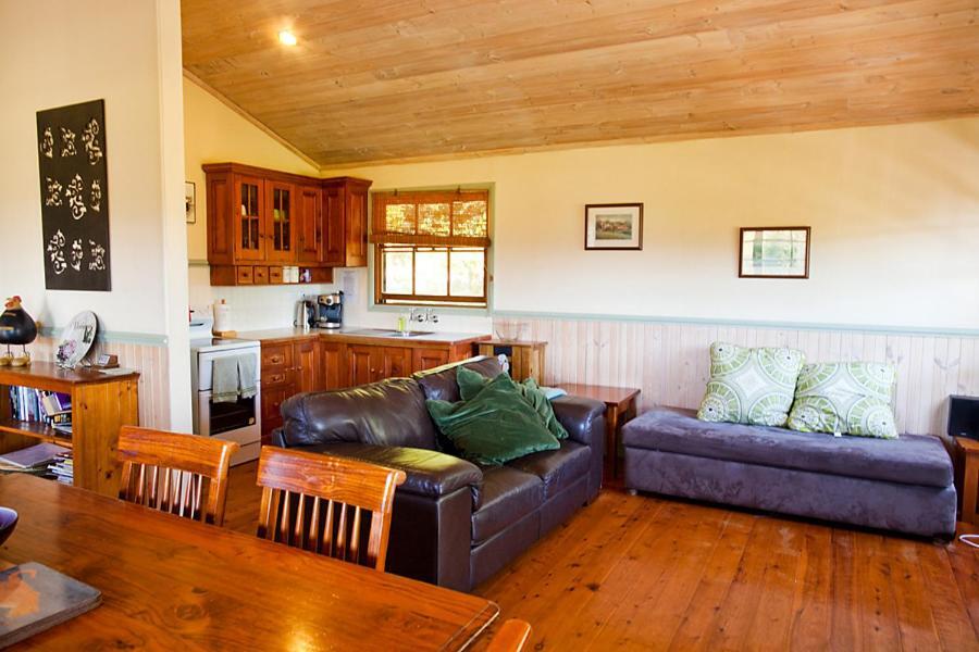 Minimbah Farm Cottages-Family Farmstay- Choose From 2 & 3 Bedroom Cottages And 6 Bedroom House Kangaroo Valley Exterior photo